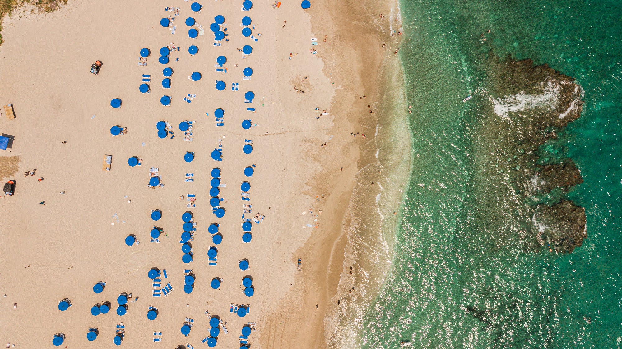 Closed beach due to polluted waters and lack of wastewater management technology